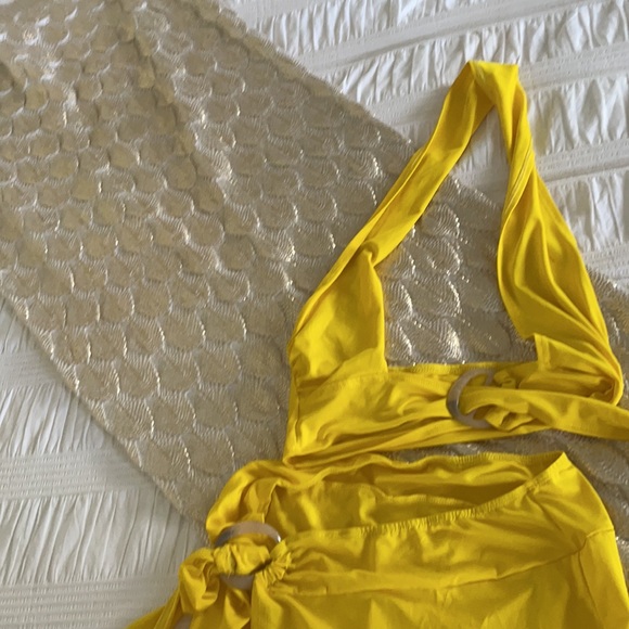 2 piece yellow high slit skirt medium used once - Picture 5 of 6